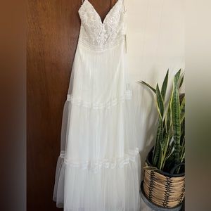 NWT Beautiful Boho wedding dress